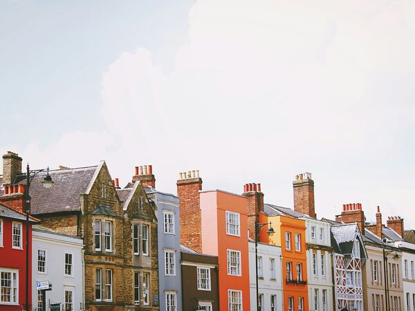 tops of houses on street